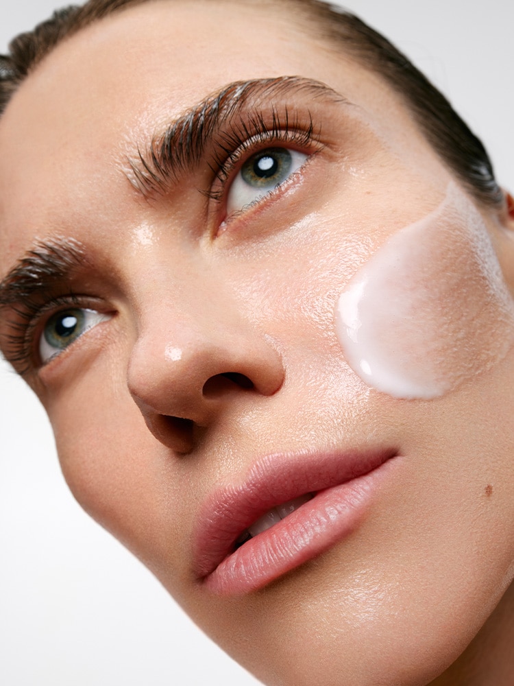 INSTANT RESURFACING LIQUID TREATMENT A concentrated resurfacing liquid treatment to help dissolve pore-clogging buildup and reveal a smoother, more luminous and youthful-looking complexion. As light as an essence, as potent as a serum. For visibly transformative results., 150ml