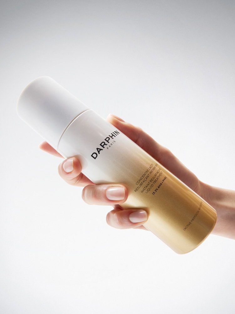 INSTANT RESURFACING LIQUID TREATMENT A concentrated resurfacing liquid treatment to help dissolve pore-clogging buildup and reveal a smoother, more luminous and youthful-looking complexion. As light as an essence, as potent as a serum. For visibly transformative results., 150ml